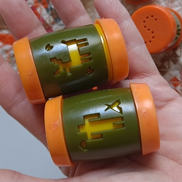 Vintage 1960s St. Labre Indian School Salt and Pepper Shakers - Picture 3 of 9